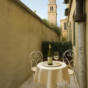 Calle De Le Pazienze Apartament