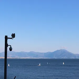 casa-san-carlo-naples.hotels-amalfi.com/